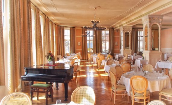 Salon hotel rasses